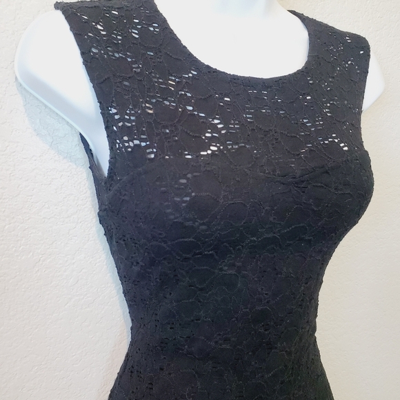 💚5/$25 Poof! Black Stretchy Lace Overlay Bodycon Mini Dress Size Small Tight - Picture 3 of 8